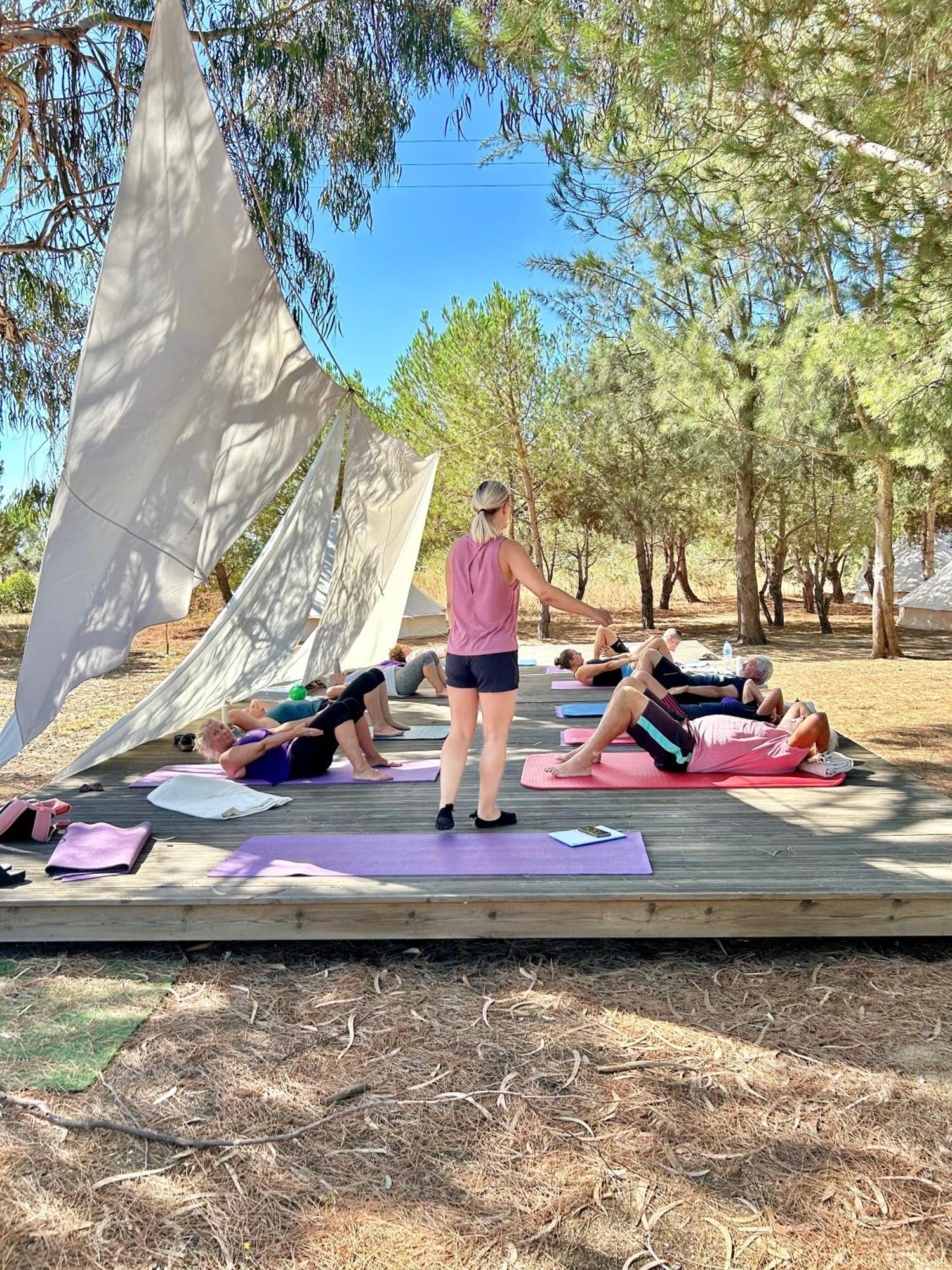 Glamping On Organic Yoga Farm With Natural Swimming Pool Near Beach 蒙卡拉帕乔 外观 照片